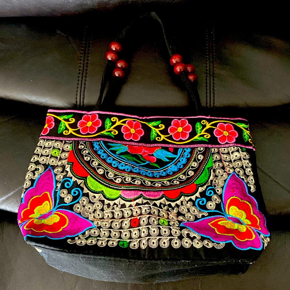 Super cute purse!